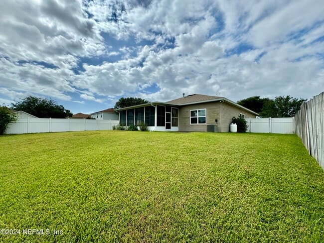 Building Photo - 12059 Autumn Sunrise Dr