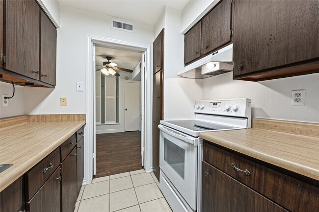 Building Photo - 800 Post Oak Blvd
