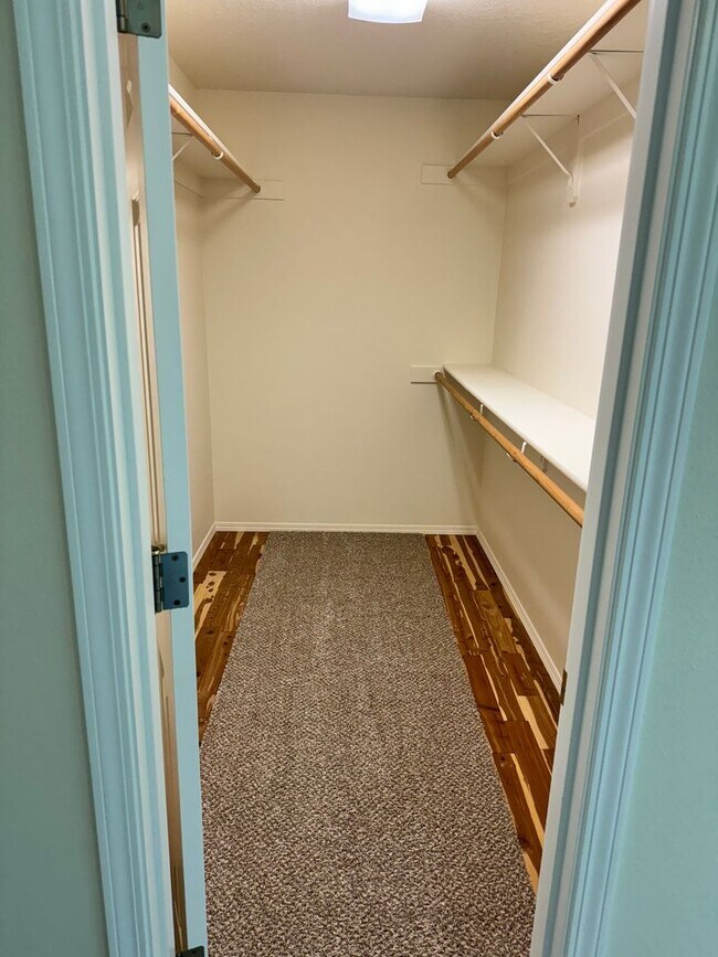 Building Photo - Beautiful 3 Bedroom in Grand Oaks Neighbor...