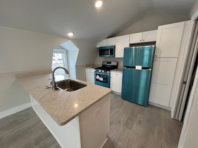 Building Photo - 1966 Randall Rd