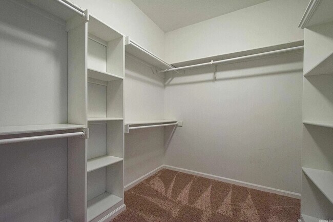 Building Photo - 20 Bouresse Dr