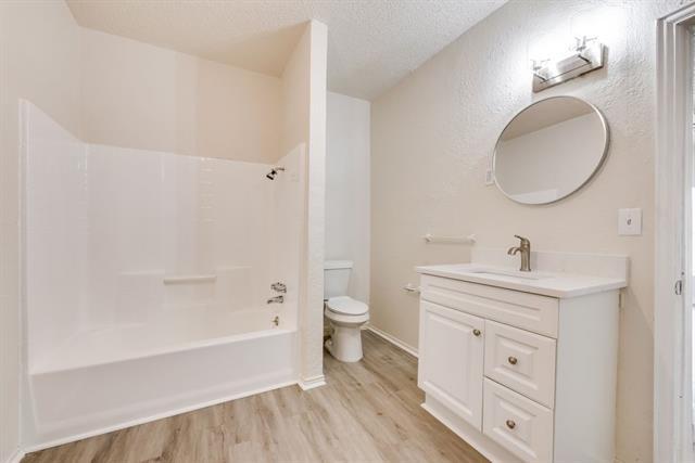 Building Photo - 2818 Oakdale St