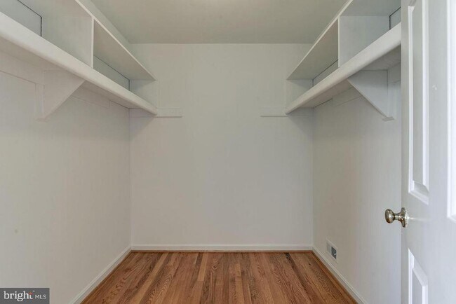 Building Photo - 9601 Persimmon Tree Rd