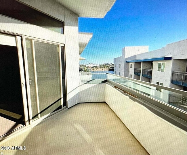 Building Photo - 945 E Playa Del Norte Dr