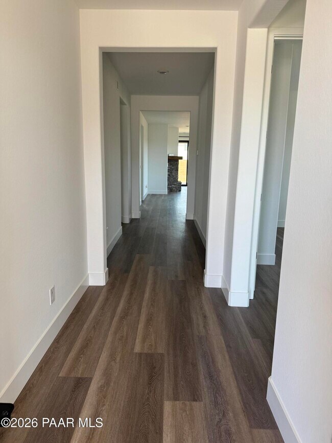 Building Photo - 6155 Summit Trl