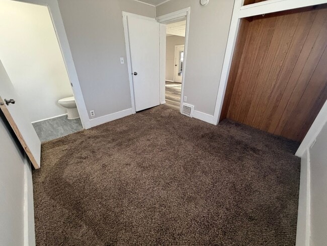 Building Photo - Charming 3-bed, 2-bath Single Family Home!