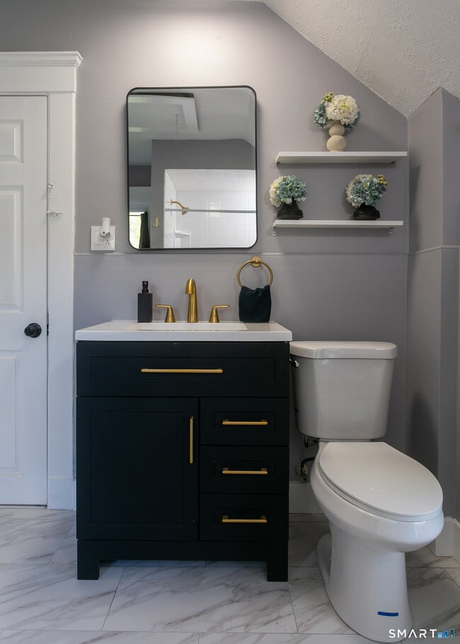 Building Photo - 101 Laurel St