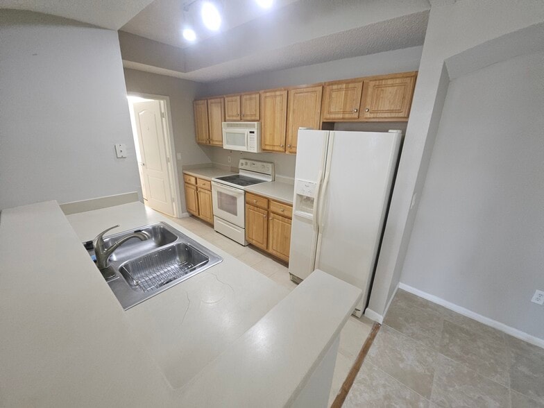 Building Photo - 12024 Villanova Dr