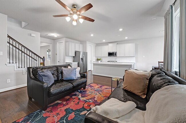 Building Photo - 8418 Manta Ray Cir