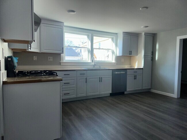 Building Photo - 60 Whitney St