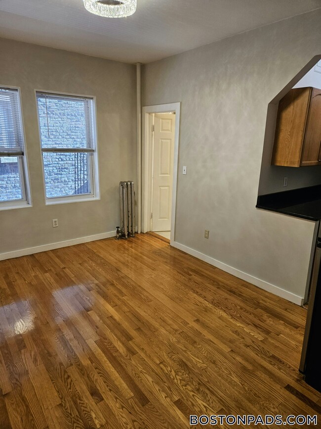 Building Photo - 38 Hemenway St