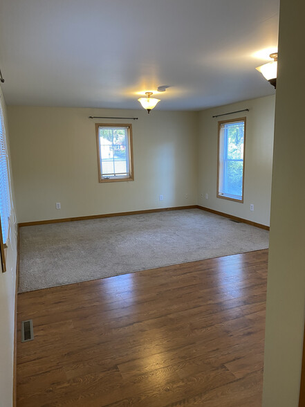Living/Dining - 711 Washington St