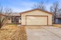 Building Photo - 3 bedroom 2 bath duplex in Derby