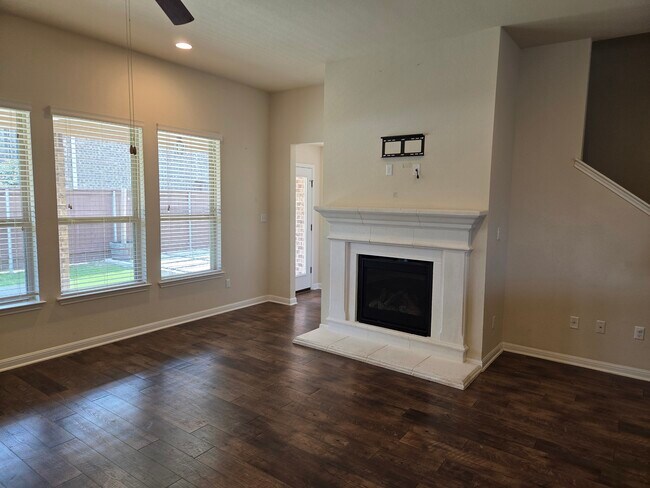Building Photo - 2832 Coral Valley Dr