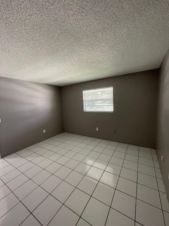 Building Photo - 2243 McKinley St