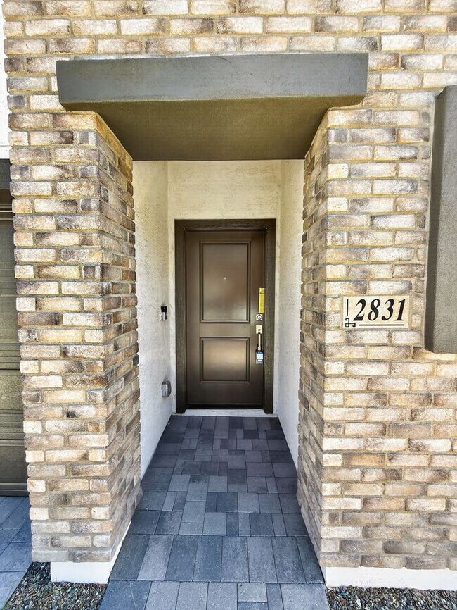 Building Photo - Stunning New 3Beds/2.5Bath Townhome in Phoenix, AZ!