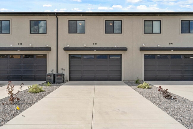 Building Photo - 904 S 850 W