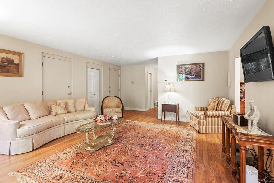 Building Photo - 100 Fellsview Ter