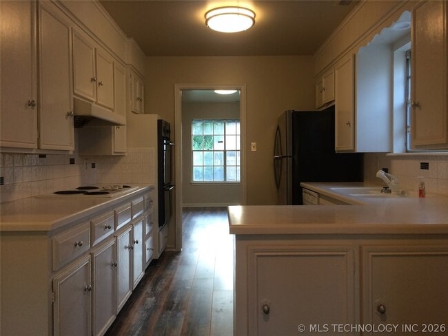 Building Photo - 4912 S Knoxville Pl