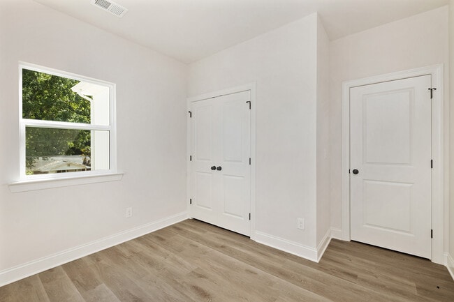 Building Photo - 2314 Rebecca Ave
