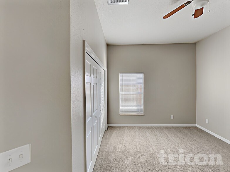 Building Photo - 13305 Silvercreek Dr