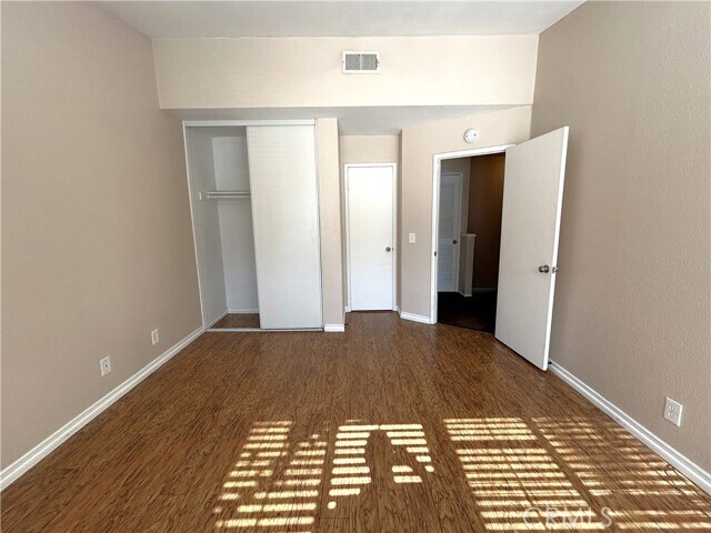 Building Photo - 8167 Vineyard Ave