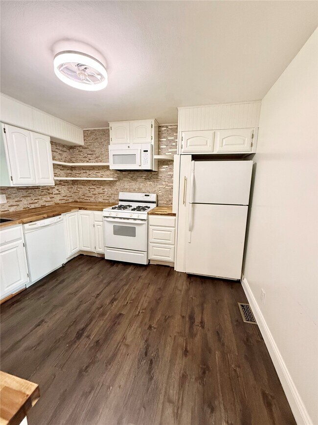 Building Photo - 76 Gatewood Ct