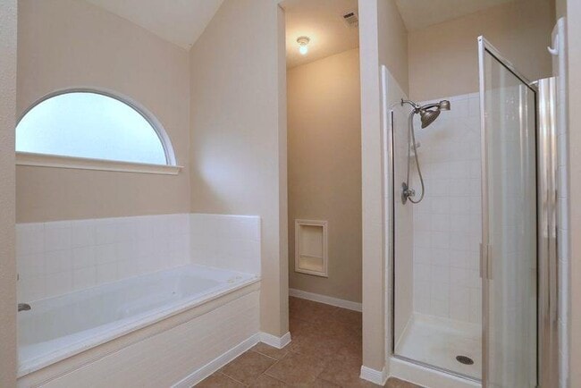 Building Photo - 834 Featherbrook Ct