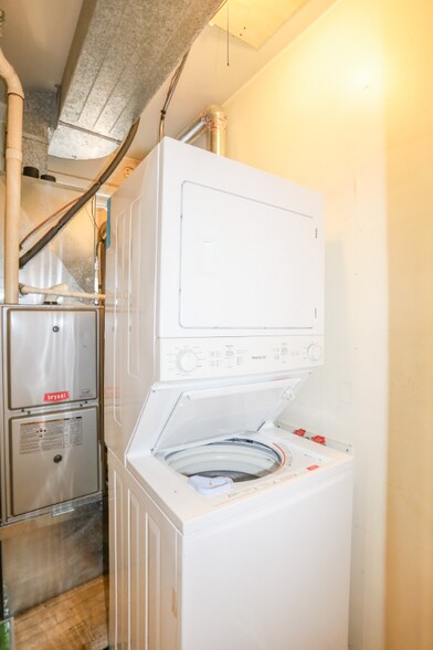 Building Photo - 2315 W School Dr