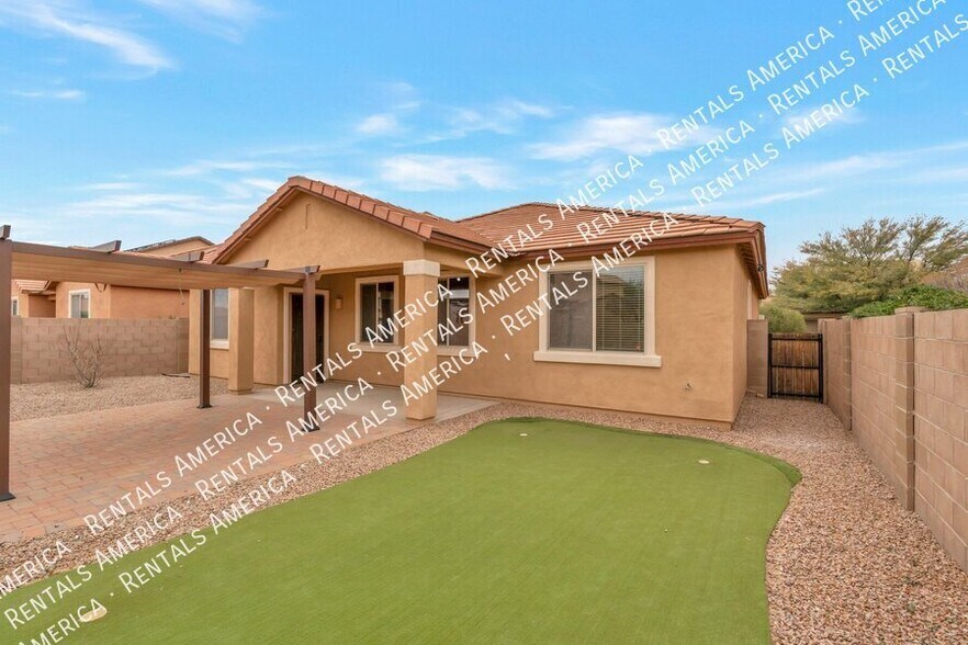 Building Photo - 8431 N Mountain Stone Pine Way