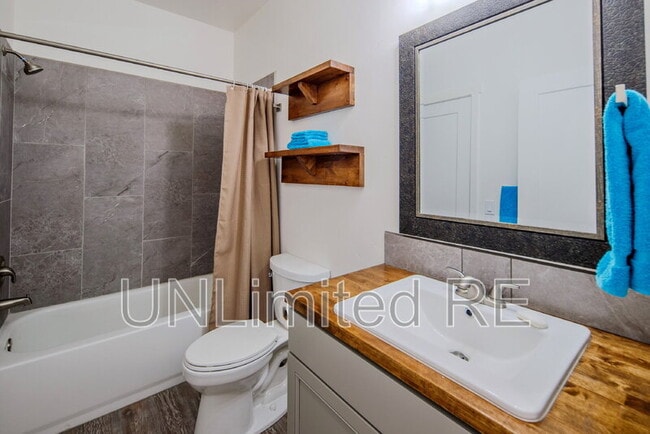 Building Photo - 7756 Sierra Vista Dr