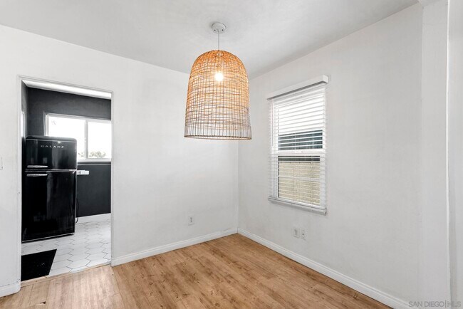 Building Photo - 2548 Violet St
