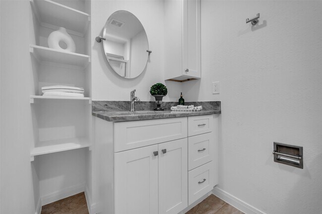 Building Photo - 23922 Creek Ridge Dr