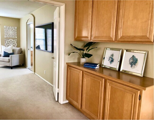 Building Photo - Spacious 4-Bedroom/2.5-Bath Home with Char...