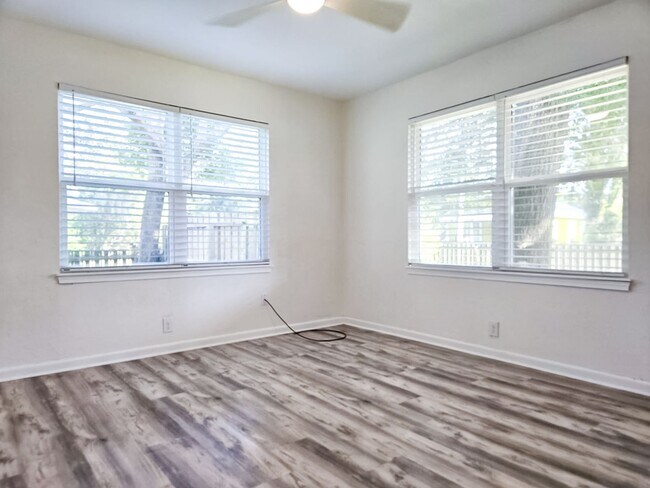 Building Photo - Beautiful 4/2 in Gainesville's Beldevere Area