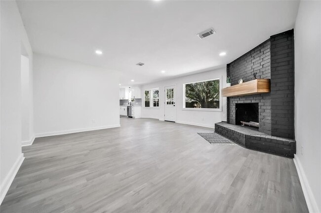 Building Photo - 3206 White Sail