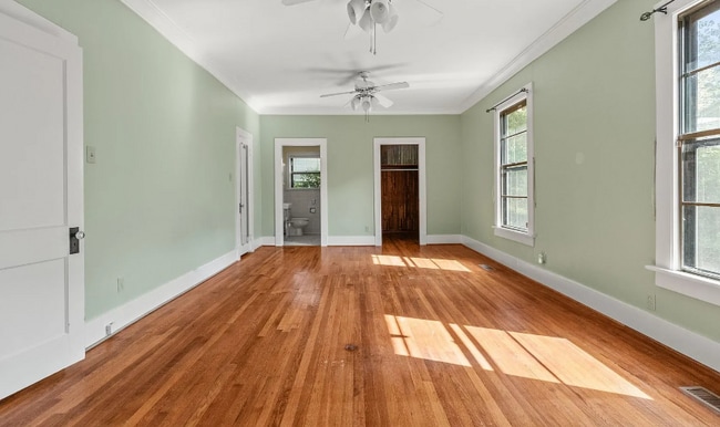 Building Photo - 4920 Lee Ave