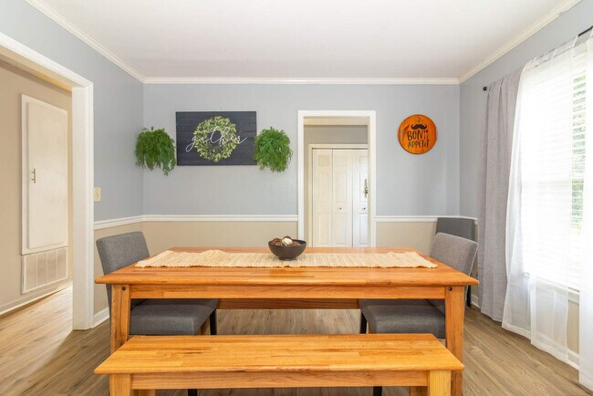 Building Photo - 1930 16th Ave