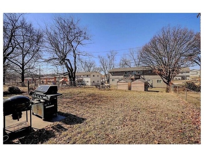 Building Photo - Charming 2 Bedroom 1 Bath Duplex in Parkda...