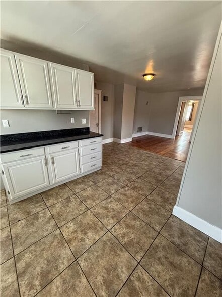 Building Photo - 57 Park Ave