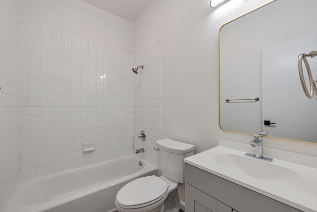 Building Photo - 4685 Albany Cir