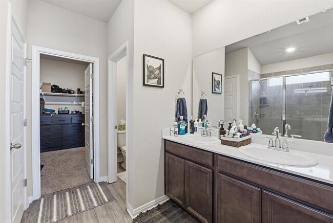 Building Photo - 17800 Fairbridge Ln