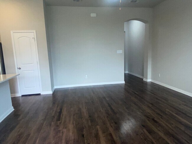 Building Photo - 3 BEDROOM, PLUS OFFICE, BELTON ISD
