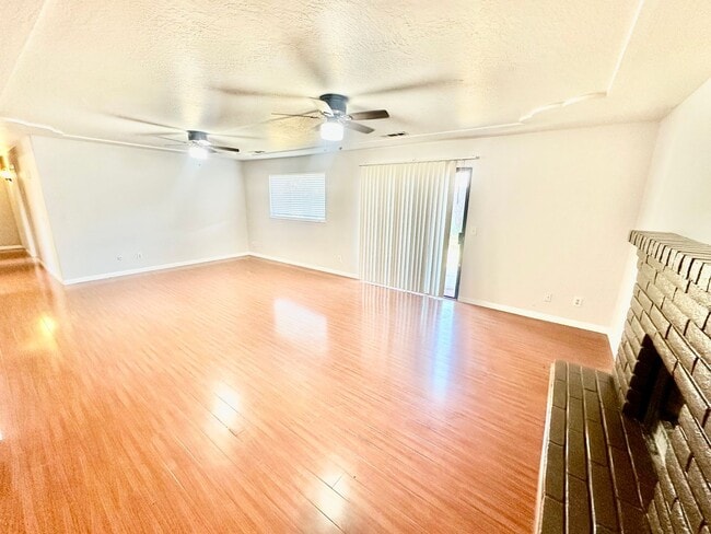 Building Photo - 3/2 Near Woodward Park