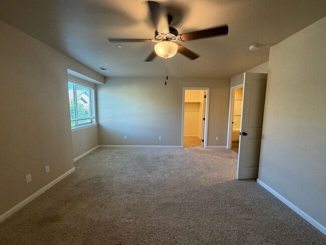 Building Photo - 1194 Velarde Cir