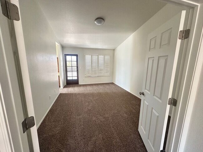 Building Photo - 946 N 59th St