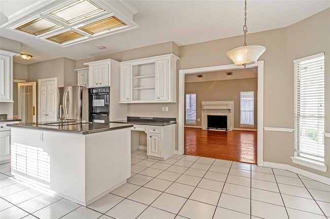 Building Photo - 8311 Mentmore Dr