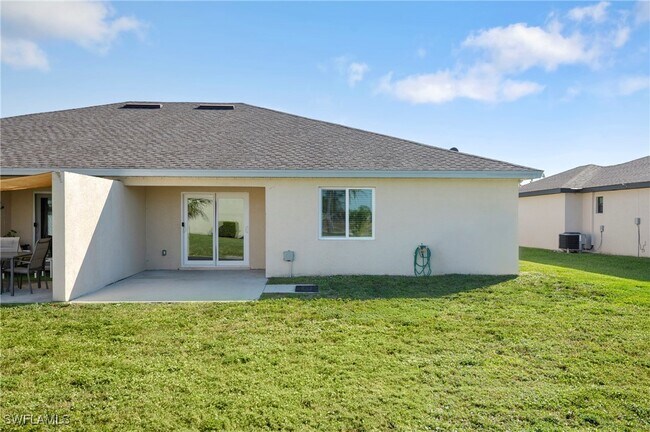 Building Photo - 4208 SW 7th Pl