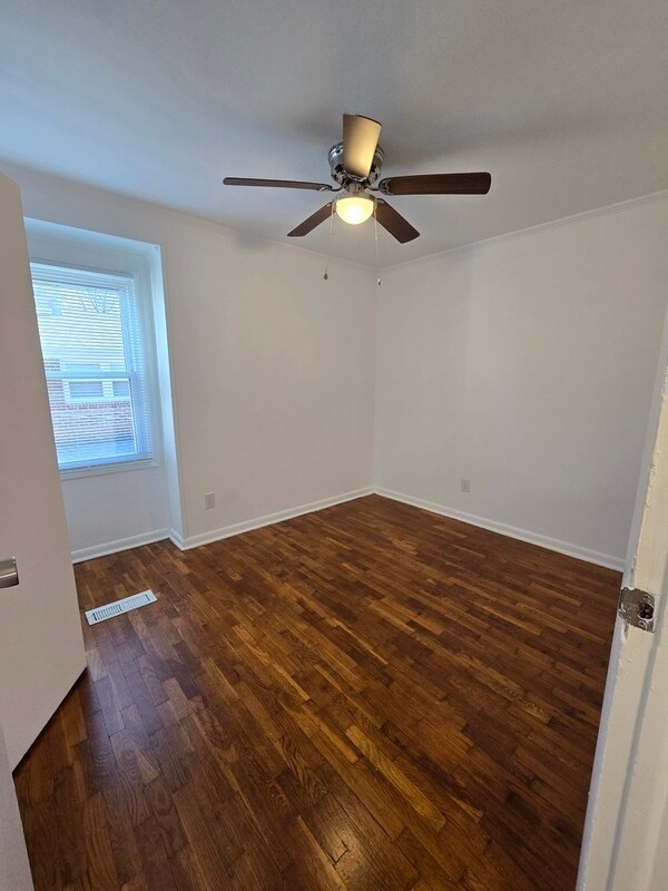 Building Photo - 2644 Wayside Dr