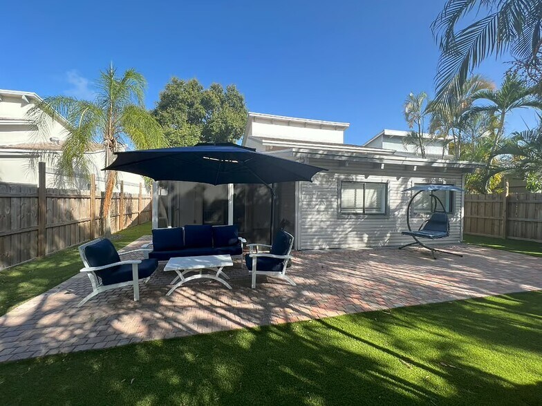 Building Photo - 2417 Sundy Ave